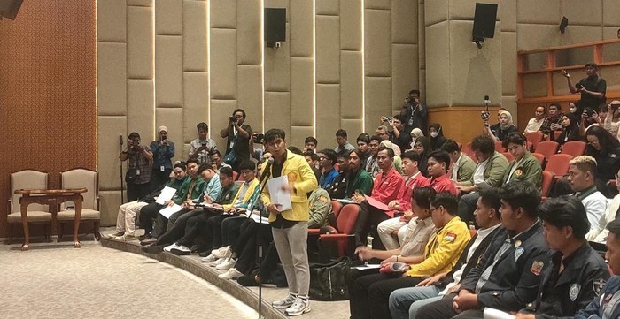 BEM UI Ungkit Tunjangan Naik Saat Rakyat Menderita di Audiensi dengan DPR