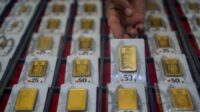  Harga Emas Pegadaian Hari Ini Turun Tipis, Antam Masih Absen