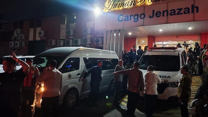 Disambut Keluarga dan Menlu, Jenazah Zetro Korban Penembakan di Peru Tiba di RI