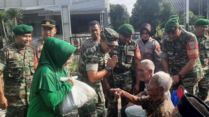HUT Ke-80 TNI, Kodim 0606 Kota Bogor Bagikan 1.000 Paket Sembako untuk Masyarakat
