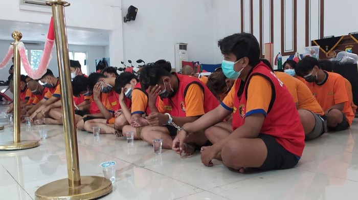 9 Tersangka Pembakaran Gedung Grahadi Surabaya Bikin Molotov di Sidoarjo