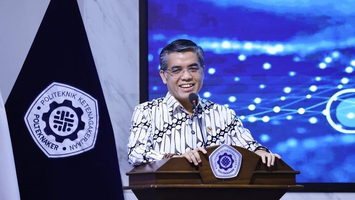 Menaker Ajak Mahasiswa Polteknaker Siapkan Diri Hadapi Green Jobs