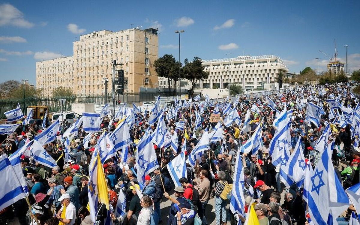 Rumahnya dikepung demonstran, Presiden Israel Netanyahu "kabur seperti pengecut"