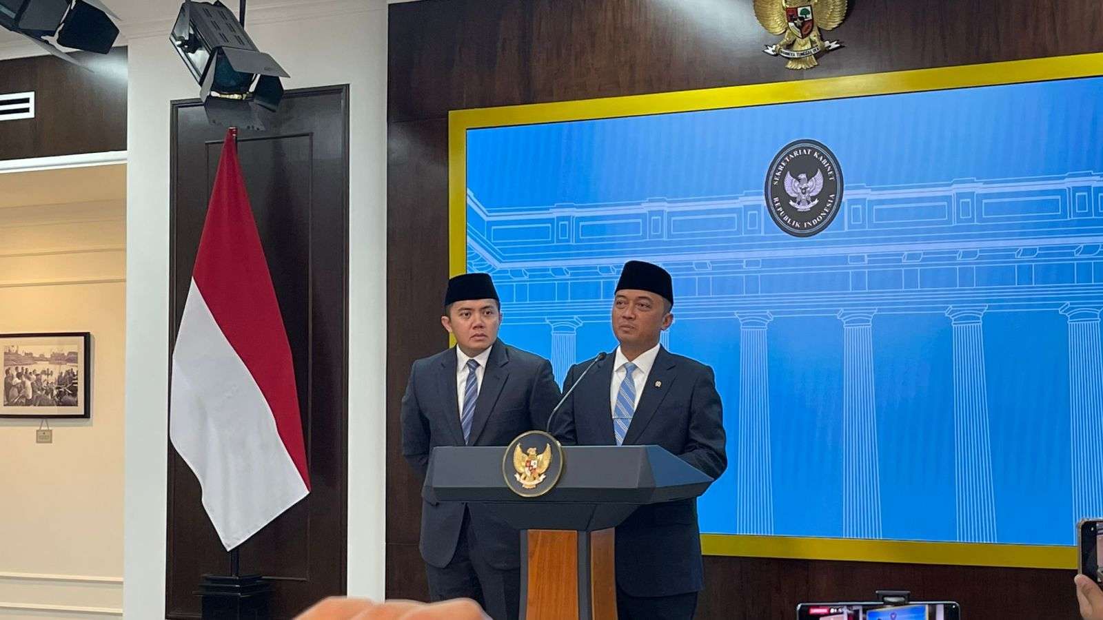 Presiden Reshuffle Kabinet Merah Putih