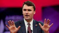 Penembak Influencer Pendukung Trump Saat Pidato Masih Misterius
