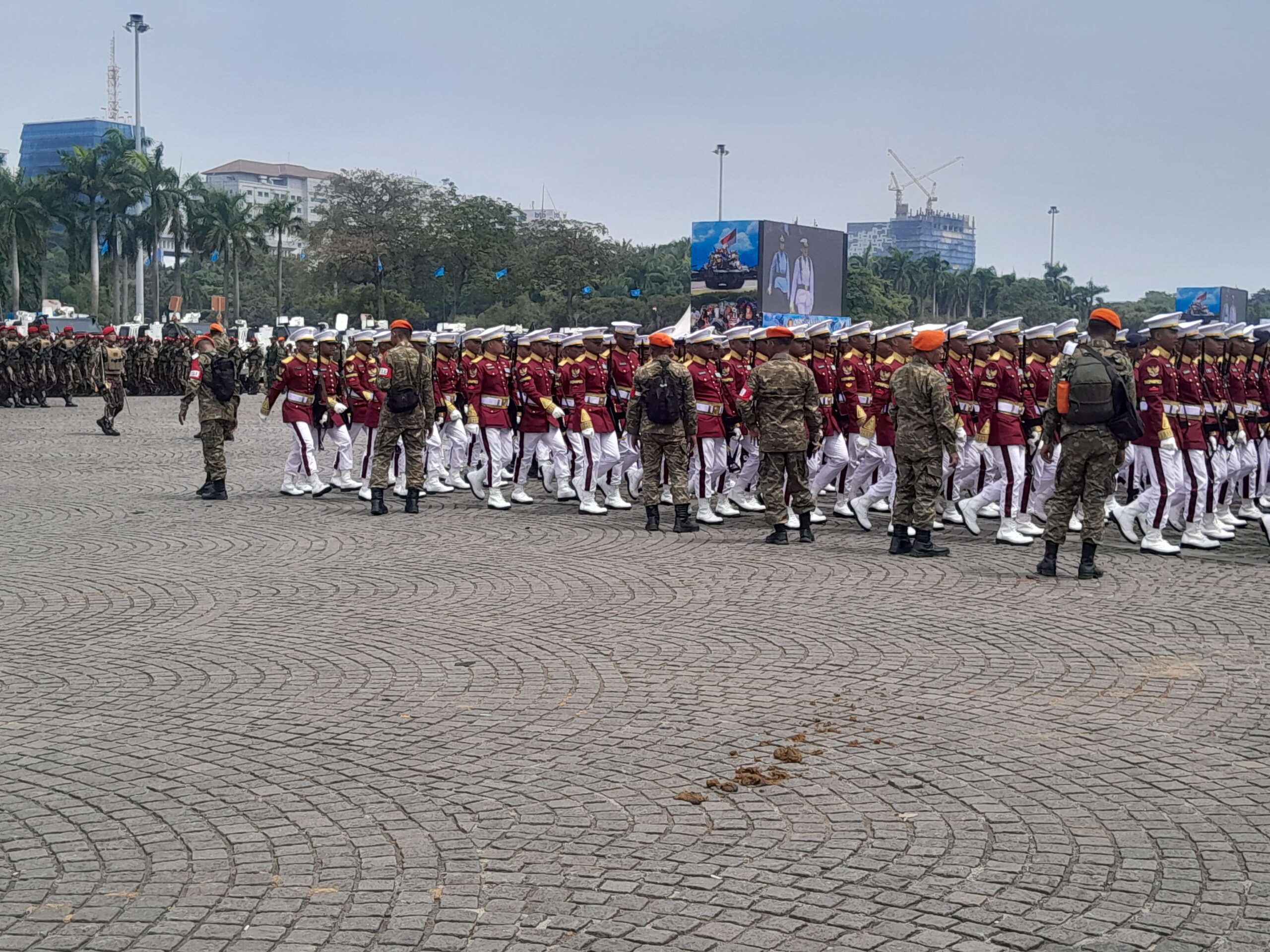 Atraksi Pesawat Jupiter Meriahkan Gladi HUT TNI