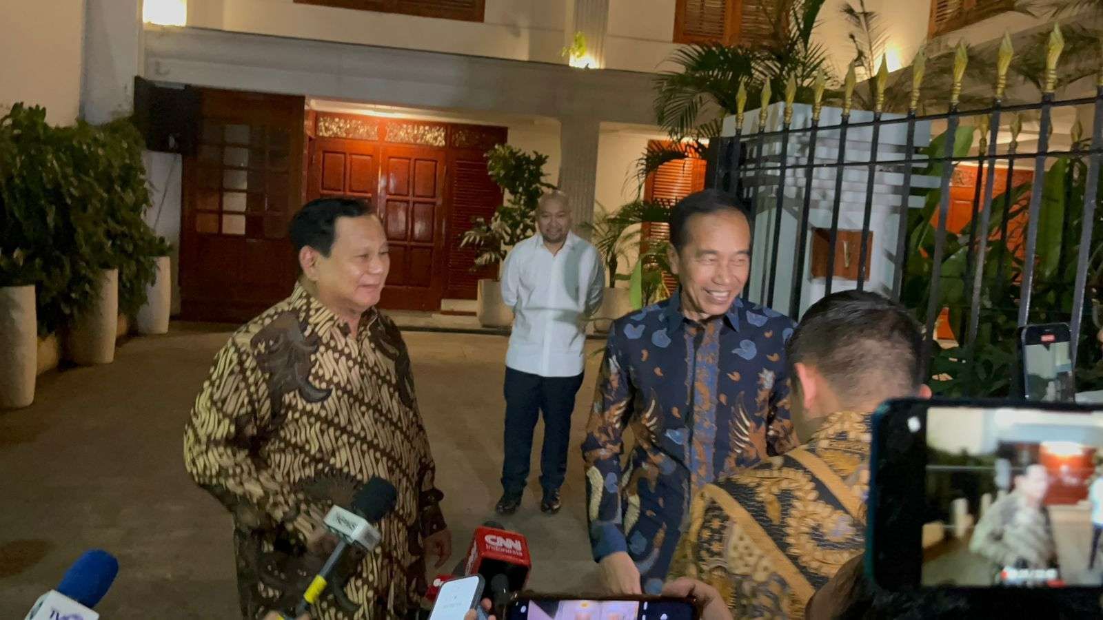 Jokowi bertemu Prabowo selama hampir 2 jam di Kertanegara IV