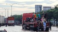 Banjir Masih Rendam Jalur Pantura Semarang, Aktivitas Warga Terganggu