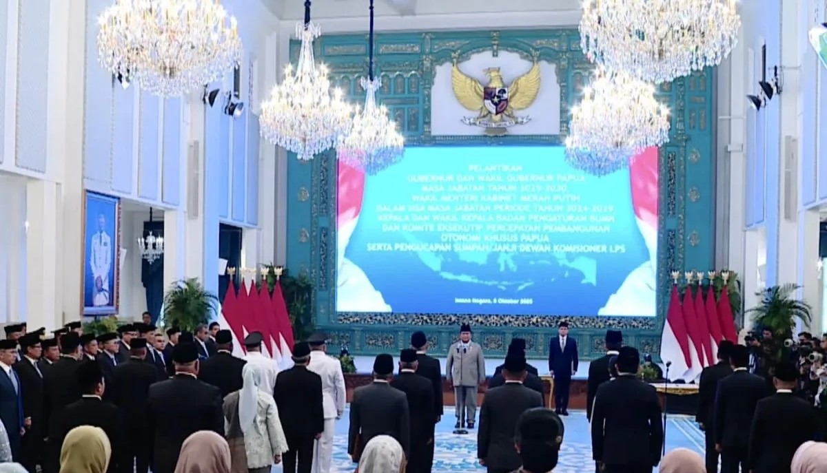 Prabowo lantik Dony Oskaria sebagai Kepala BP BUMN di Istana Negara