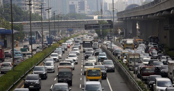 Tol Arah Jakarta di Pagi