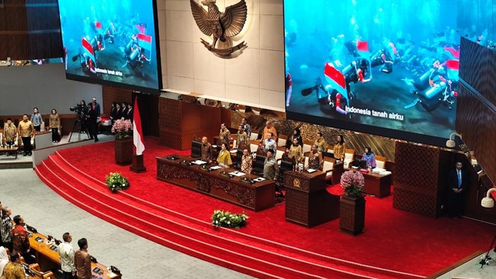 Rapat Paripurna Tetapkan Kementerian Haji Jadi Mitra Komisi VIII DPR