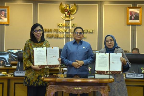 Setjen DPR RI dan Kemensetneg Tandatangani MoU, Percepat Integrasi Data Pejabat Negara