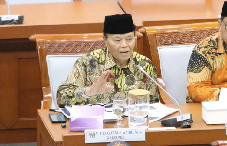 Biaya Haji 2026 Turun, Hidayat Nur Wahid Dorong Peningkatan Layanan dan Efisiensi