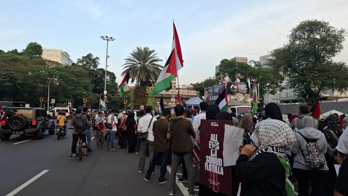 Massa Demo di Kedubes AS Desak Aktivis Global Sumud Flotilla Dibebaskan