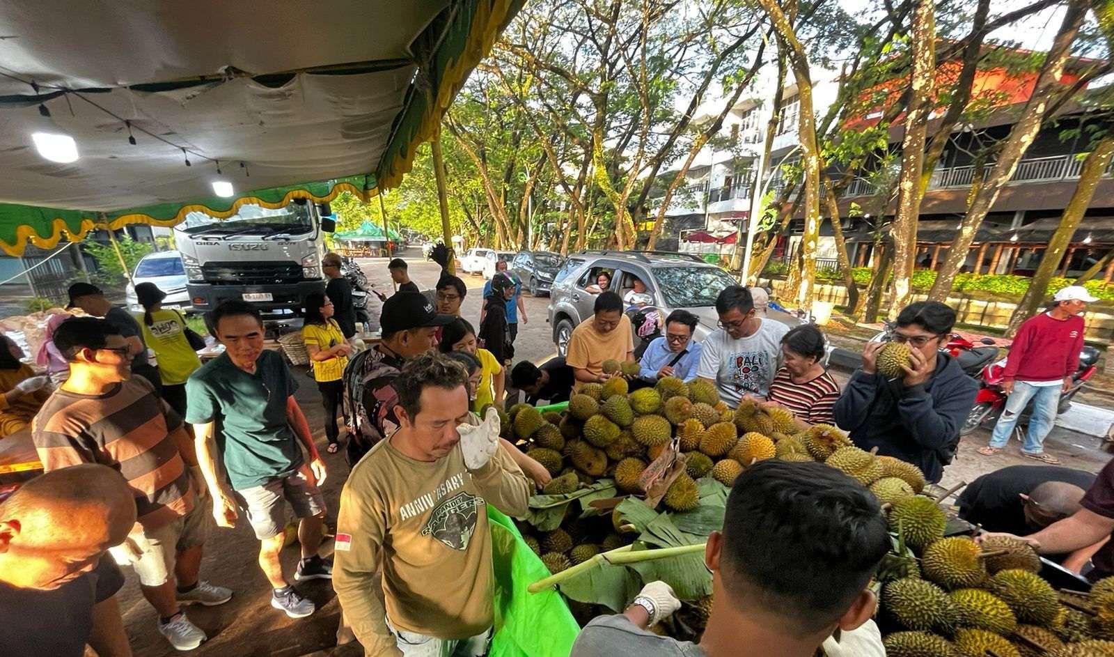 Legislator Ungkap Durian Ilegal Malaysia Marak di Indonesia