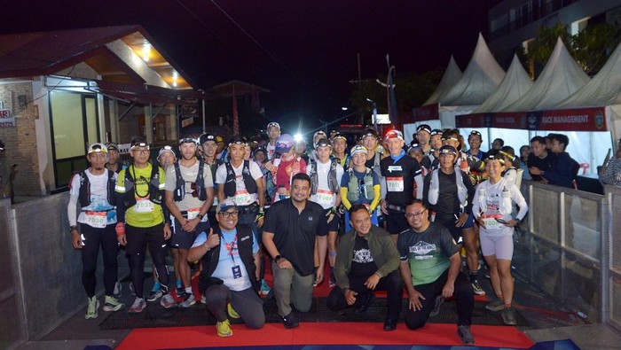 Gubsu Bobby Nasution Resmi Lepas Ribuan Pelari Trail of The Kings di Danau Toba