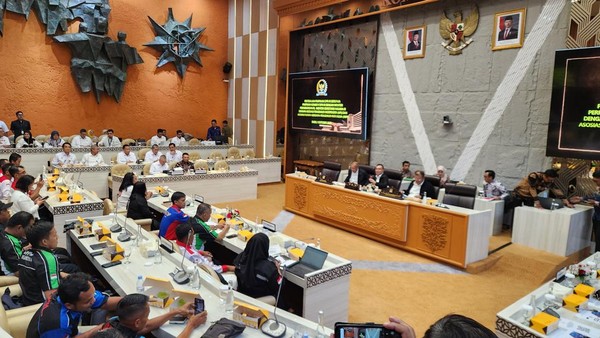 DPR RI Bakal Perjuangkan SIM Gratis hingga Rumah Subsidi untuk Sopir Logistik