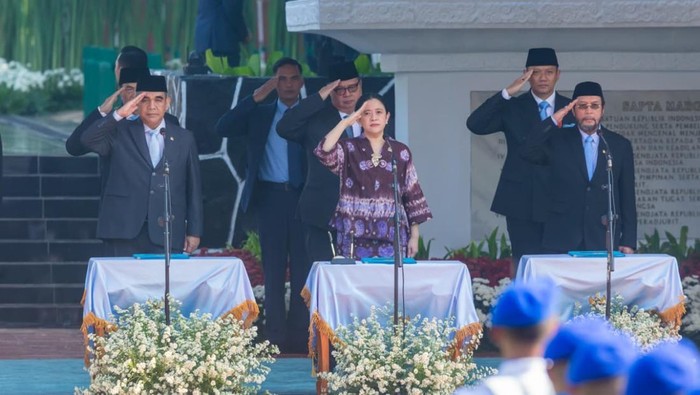 Sikap Puan Maharani Saat Indonesia Raya Disorot Netizen, Ini Aturannya