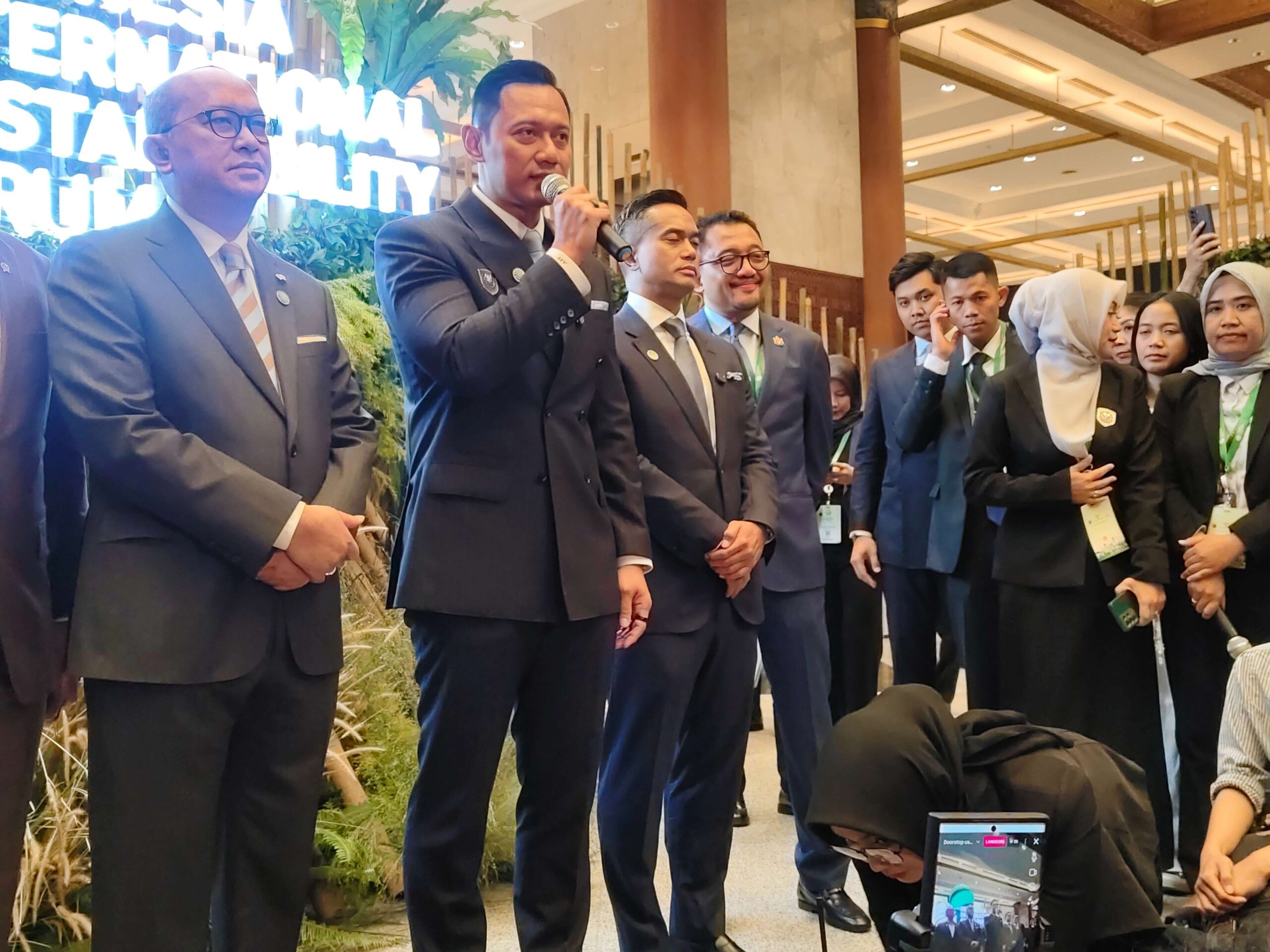 Dukung Investasi Hijau, Menko AHY Resmikan IISF 2025