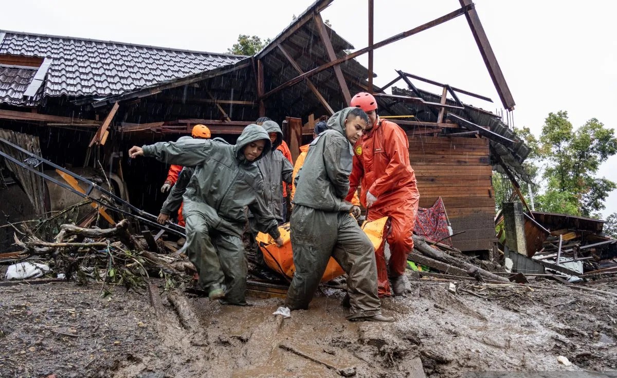 9 Korban Banjir Bandang di Agam Berhasil Dievakuasi