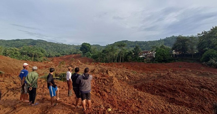 Longsor di Cilacap Menelan Korban Jiwa, Puluhan Warga Masih Hilang