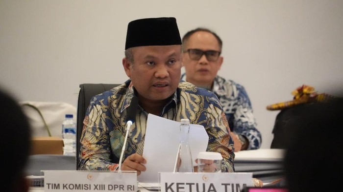 DPR Usulkan Upah Minimum Guru, Cegah Gaji Rp 300 Ribu Per Bulan