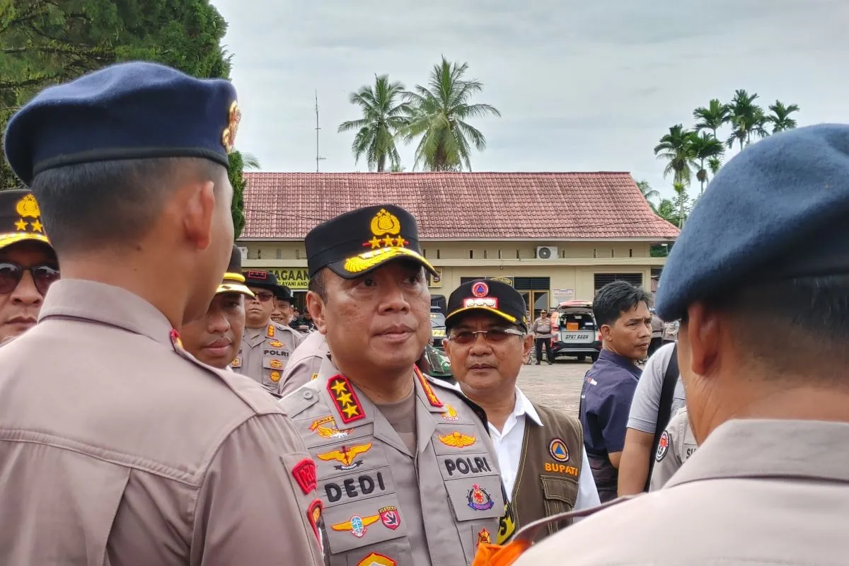 Polri Kerahkan 11 Alat Berat, Sumbar Dikebut Pulih dari Bencana