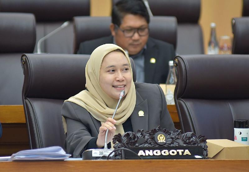 Dewi Yustiana