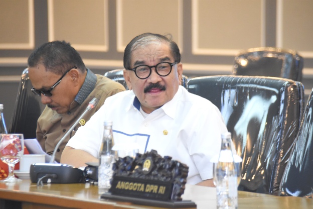 Anggota DPR Imbau Masyarakat Sambut Tahun Baru dengan Penuh Empati