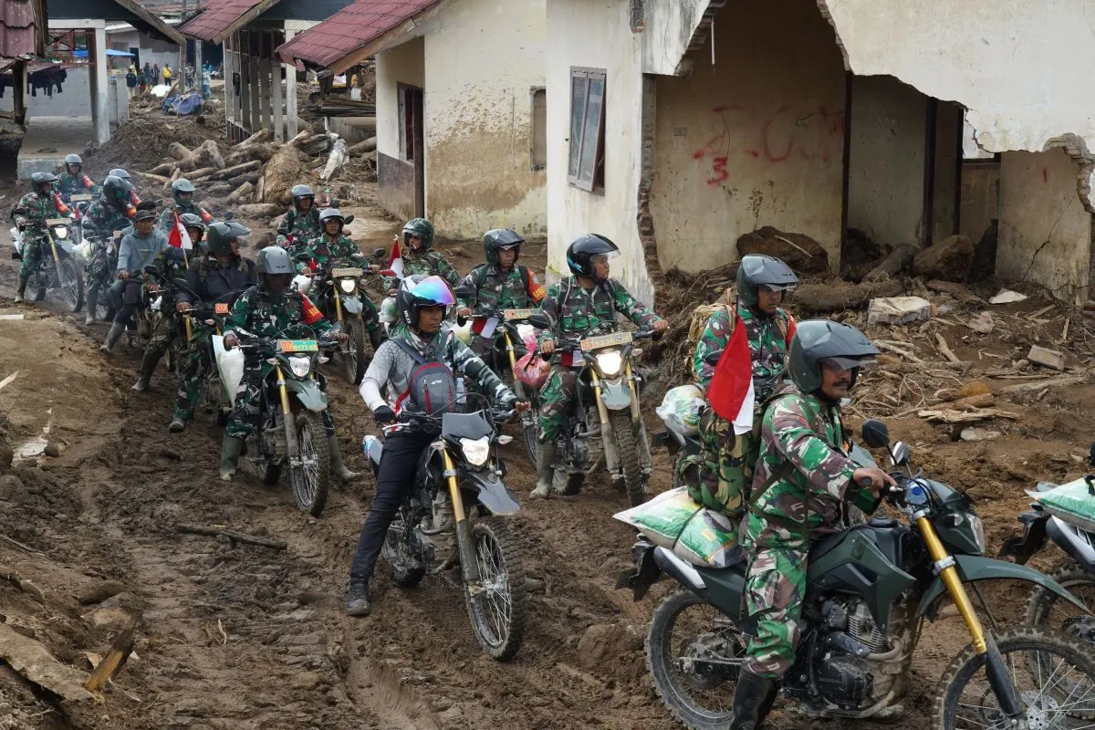 TNI Terobos Jalur KKA Bawa 10 Ton Beras ke Bener Meriah