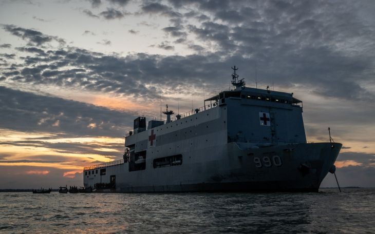 TNI AL Kerahkan KRI Dr Soeharso Antar Logistik ke Aceh