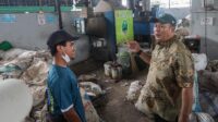 Cucun Apresiasi Inovasi Anak Muda Padangmukti Olah Sampah Jadi Sumber Ekonomi