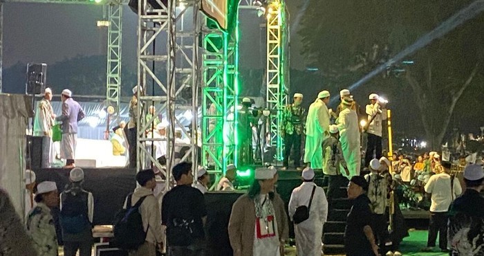 Gubernur DKI dan Wamenag Hadiri Reuni Akbar 212 di Monas