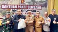 Andre Rosiade Serahkan 5.000 Paket Sembako untuk Korban Banjir Pesisir Selatan