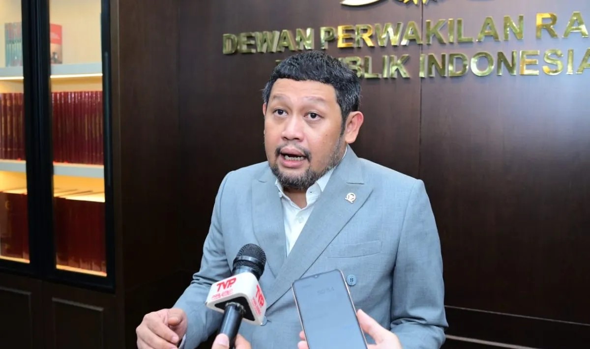 DPR Minta Polisi Tindak Tegas Teror Bom di 10 Sekolah Depok