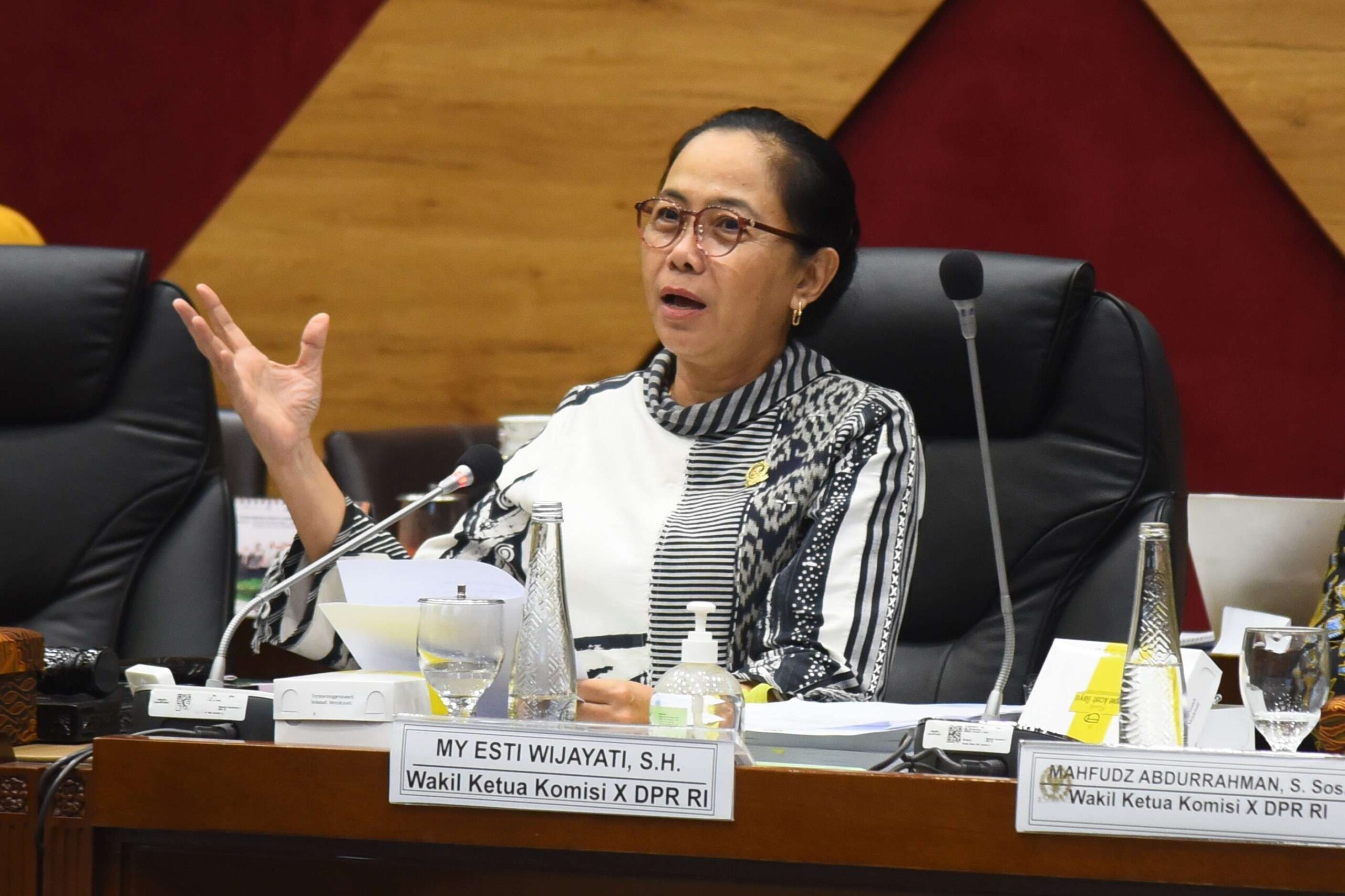 DPR Minta Mahasiswa Terdampak Bencana Dapat Keringanan UKT