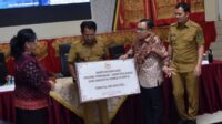 Komisi VII DPR RI Salurkan Rp500 Juta untuk UMKM Terdampak Bencana di Sumbar