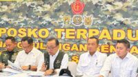 menko-pmk-pratikno-tengah-evadetikcom-1764754859387 Pemerintah Siaga Hujan Ekstrem Akhir Tahun, Modifikasi Cuaca Disiapkan
