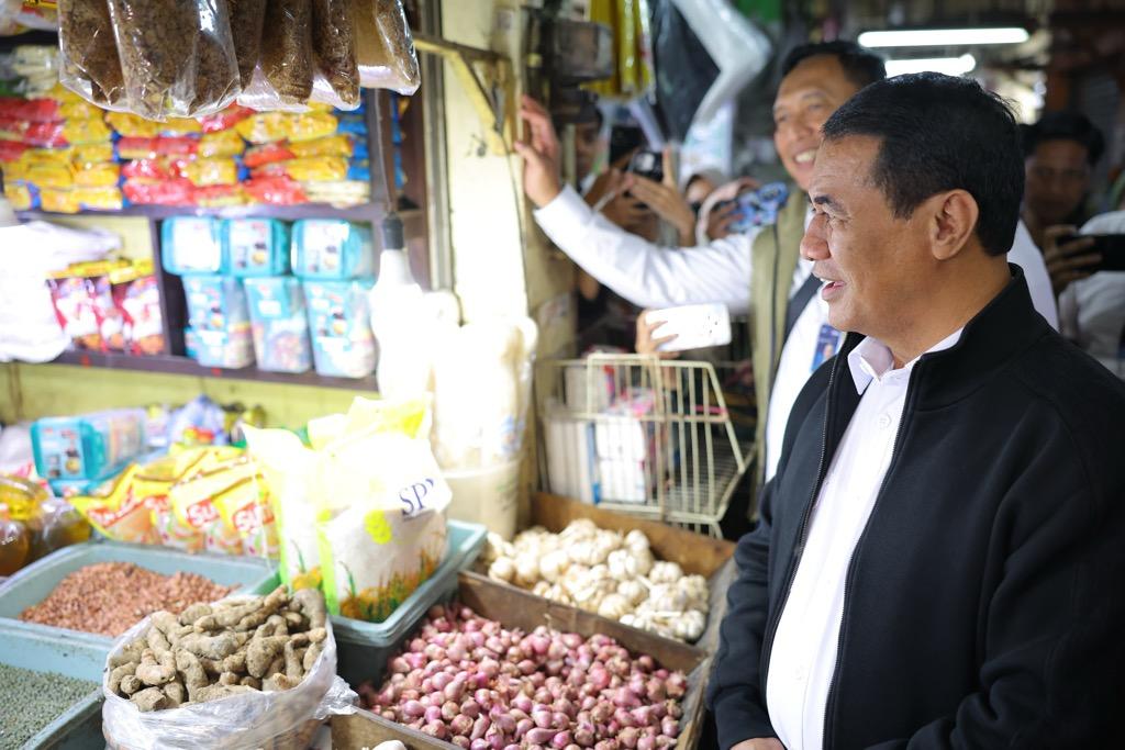 Mentan Amran Pastikan Pasokan Pangan Aman, Ingatkan Jangan Mainkan Harga di Momen Nataru