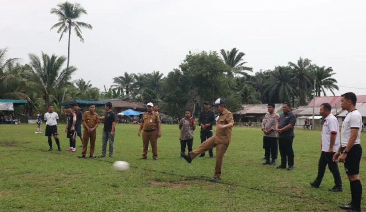 Wabup Paluta Resmi Buka Ramadhan Cup ke-XX