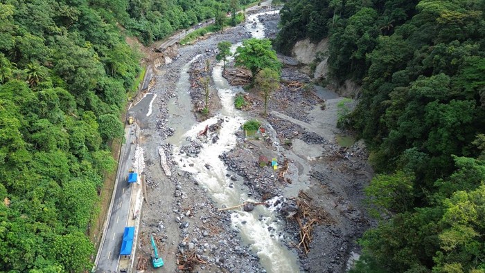 Wamen PU: 2.058 Km Jalan Nasional Rusak Akibat Bencana Sumatra