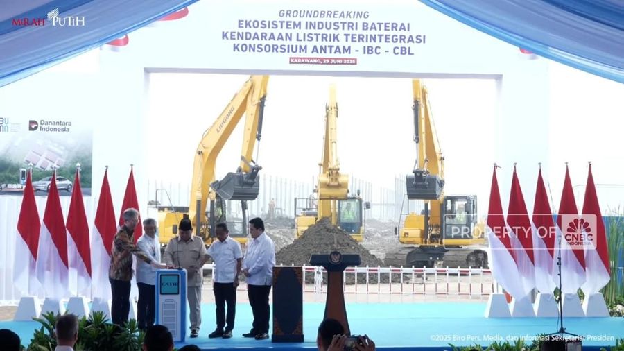 Prabowo Subianto Resmikan Investasi Baterai EV Rp96 Triliun di Karawang
