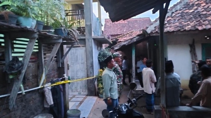Ibu Rumah Tangga di Serang Ditemukan Tewas Bersimbah Darah, Terbungkus Selimut