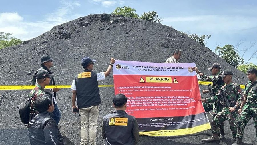 Pemerintah Amankan Gunungan 'Emas Hitam' Ilegal di Kaltim