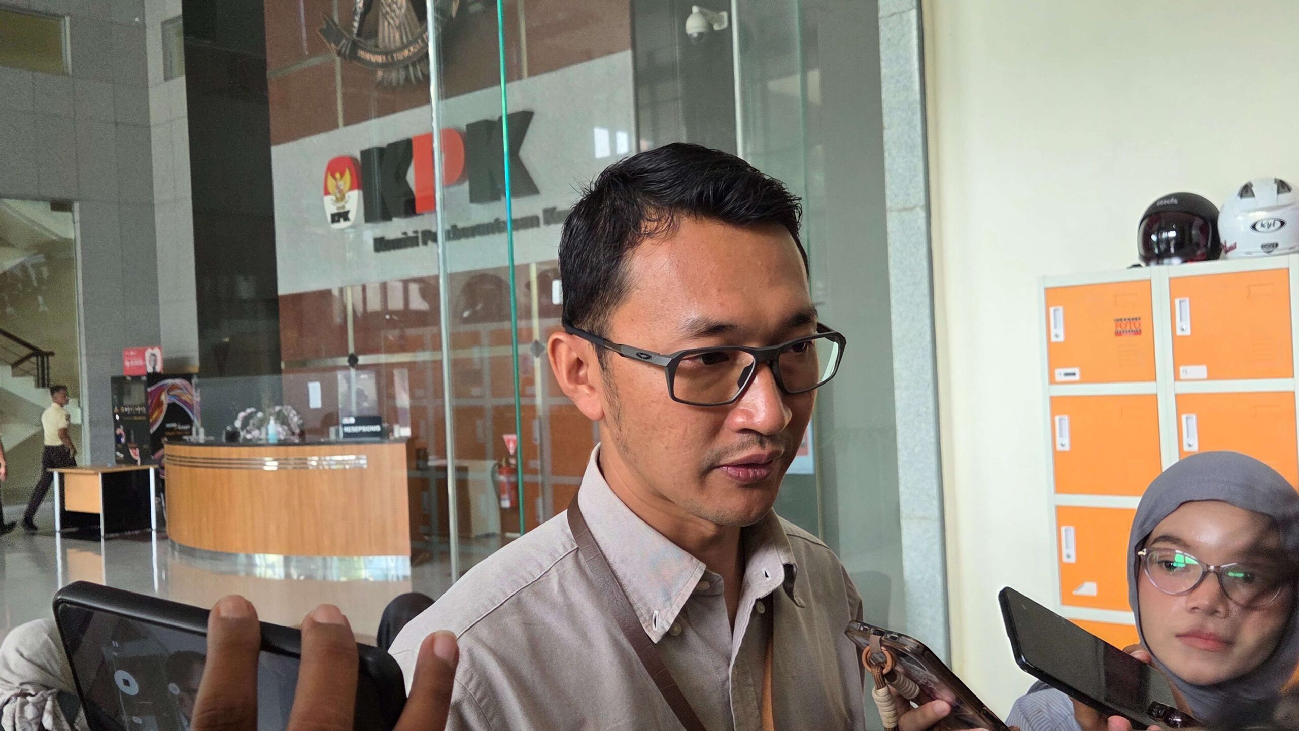 KPK Periksa Tersangka Dugaan Korupsi Jalur Kereta Medan
