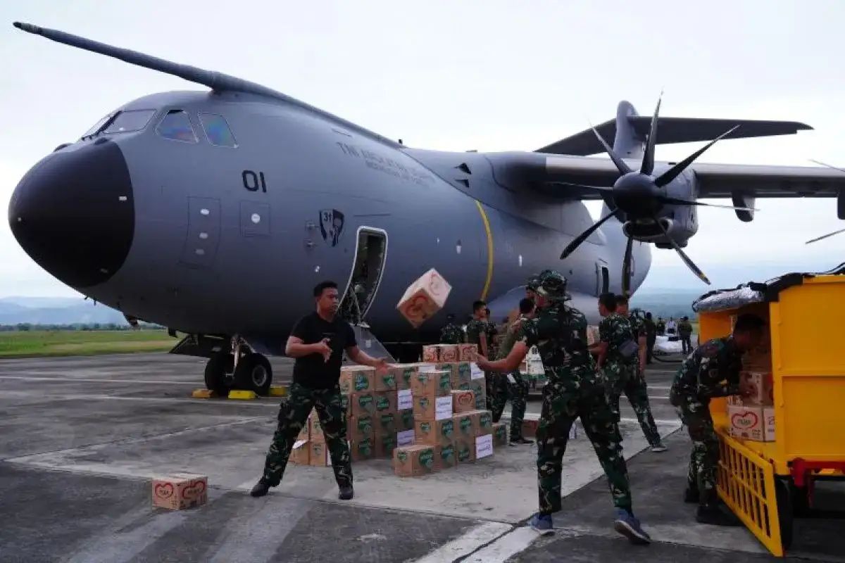 TNI Fokus Salurkan Bantuan ke Korban Terisolir di Aceh