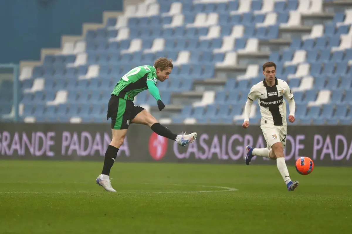 Jay Idzes tampil penuh saat Sassuolo main imbang 1-1 lawan Parma