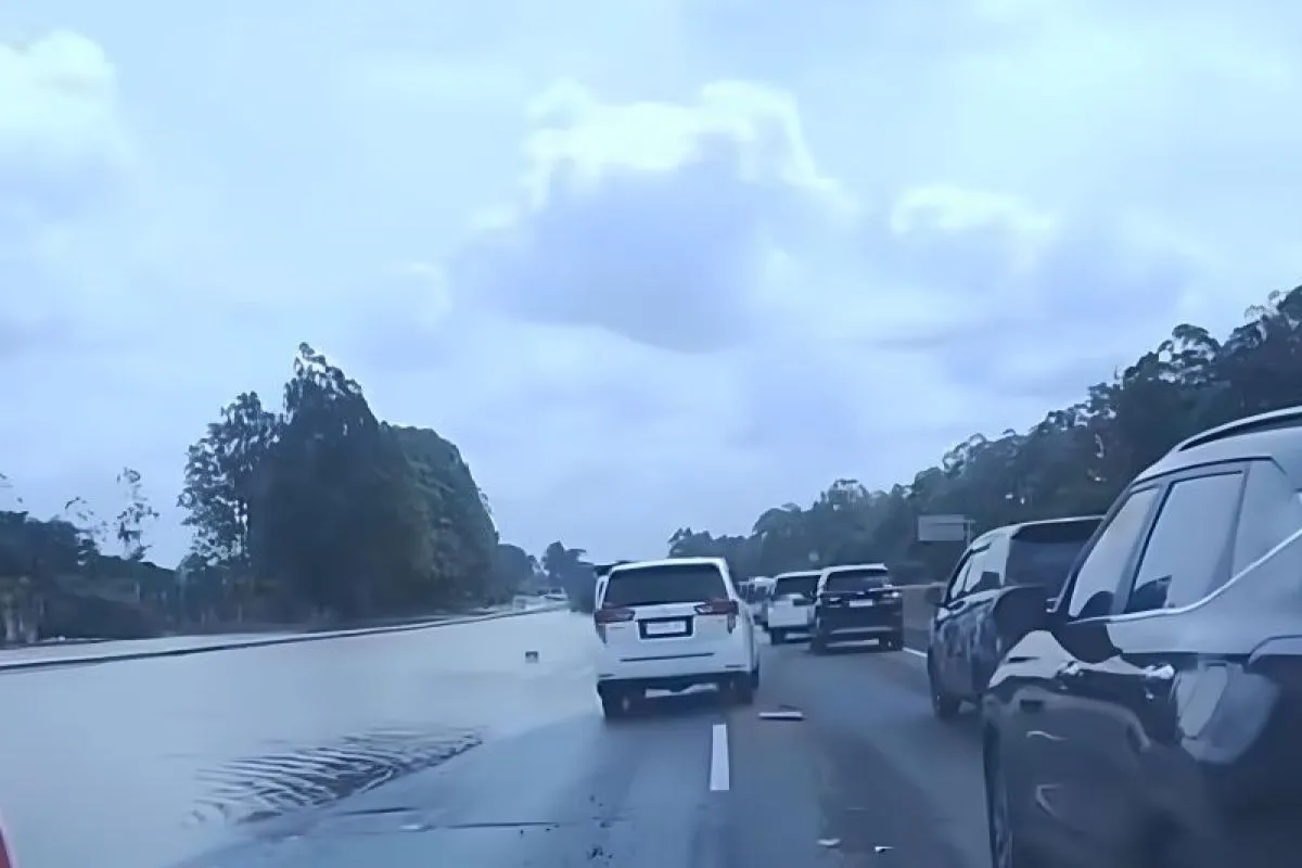 Genangan di Tol Tangerang: Lalu Lintas Sempat Tersendat