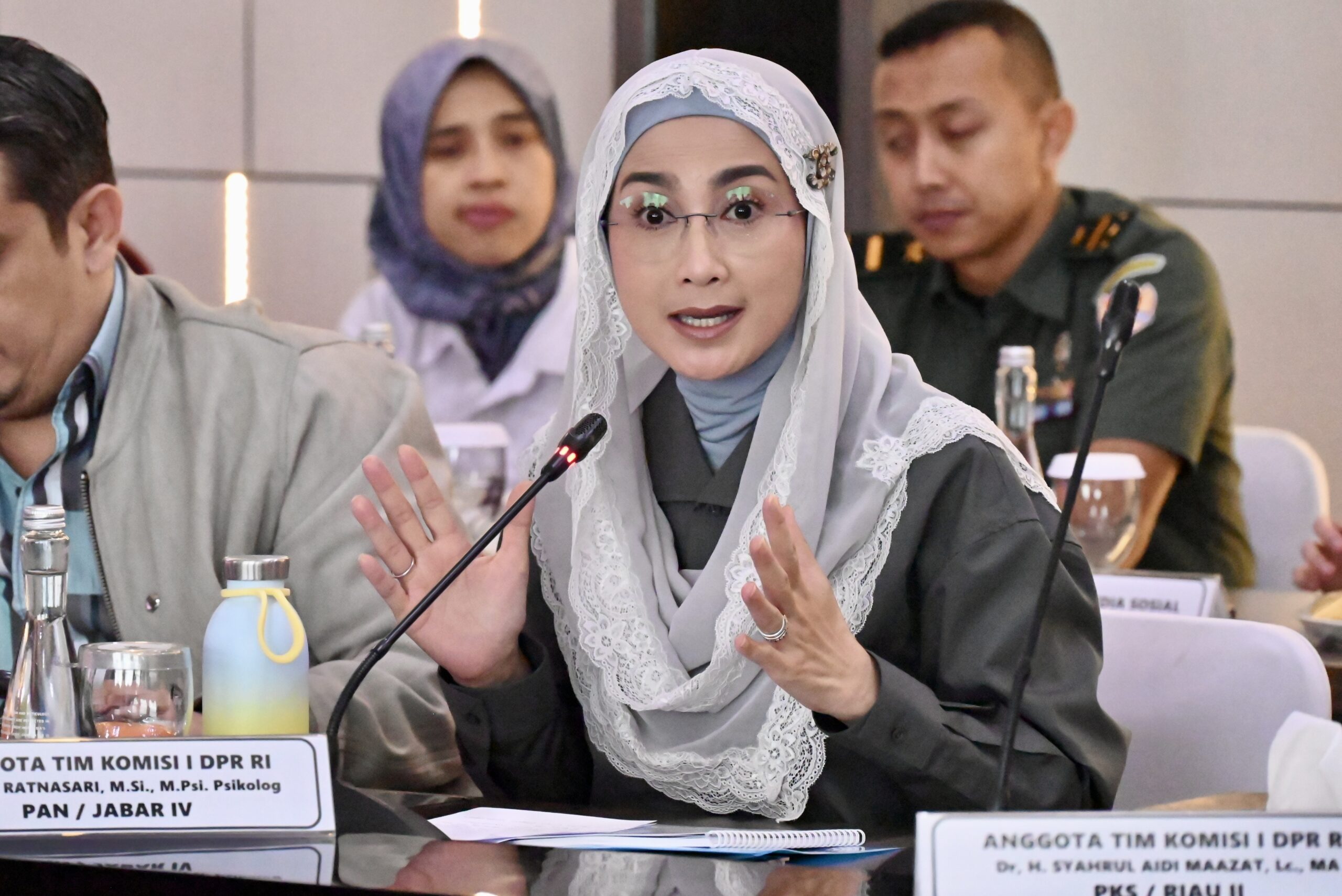 Desy Ratnasari Ingatkan Pentingnya Kesehatan Mental Prajurit TNI