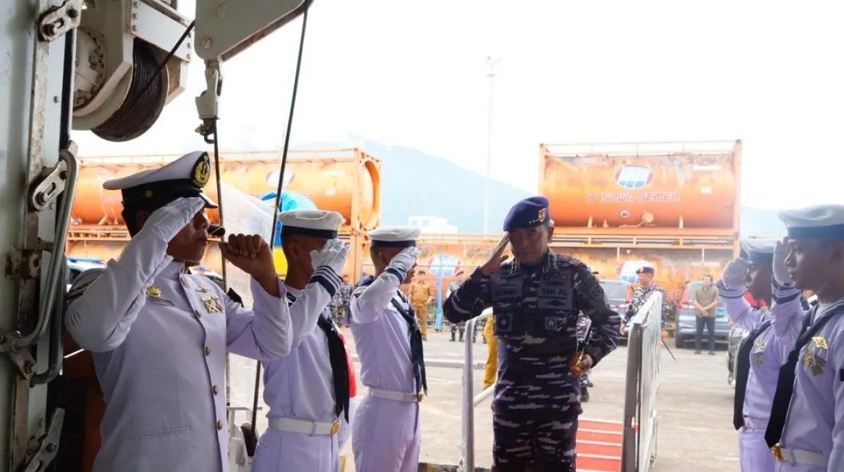 Pangkoarmada RI Tinjau Siau, Pastikan Evakuasi dan Pemulihan Bencana Berjalan Lancar